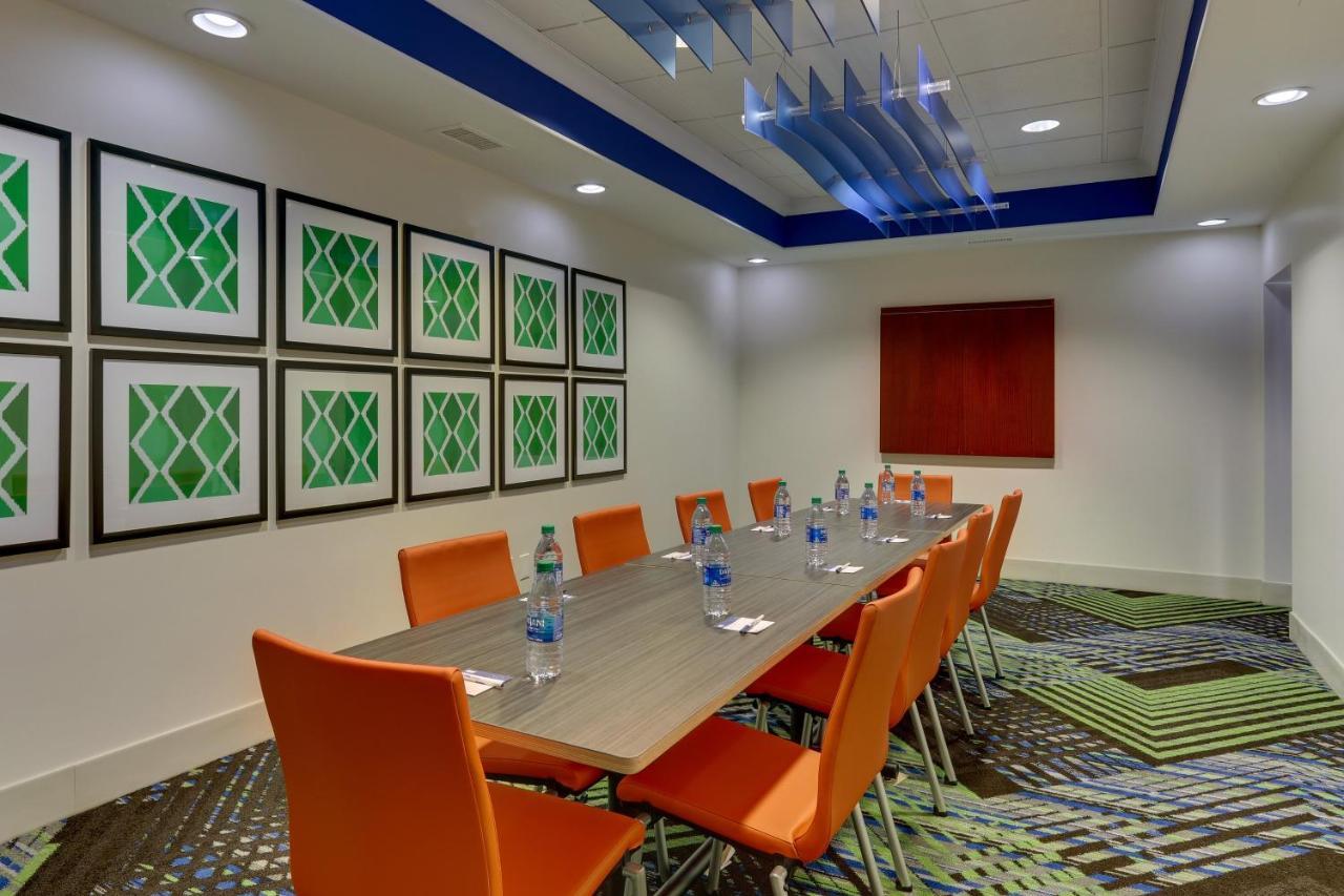 Holiday Inn Express Hotel & Suites Dayton-Centerville By Ihg Exterior photo
