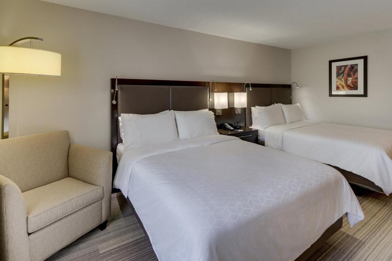 Holiday Inn Express Hotel & Suites Dayton-Centerville By Ihg Exterior photo