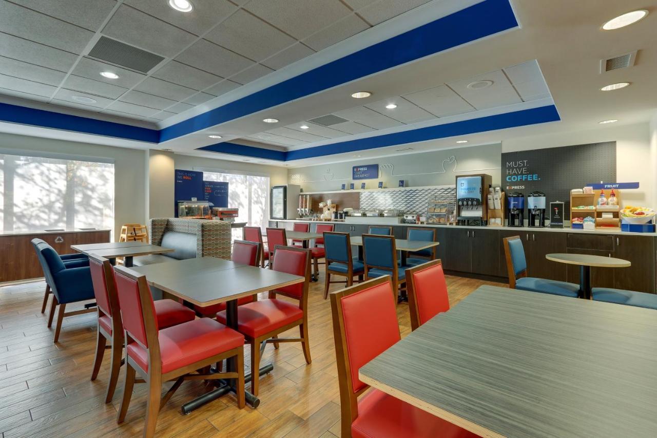Holiday Inn Express Hotel & Suites Dayton-Centerville By Ihg Exterior photo