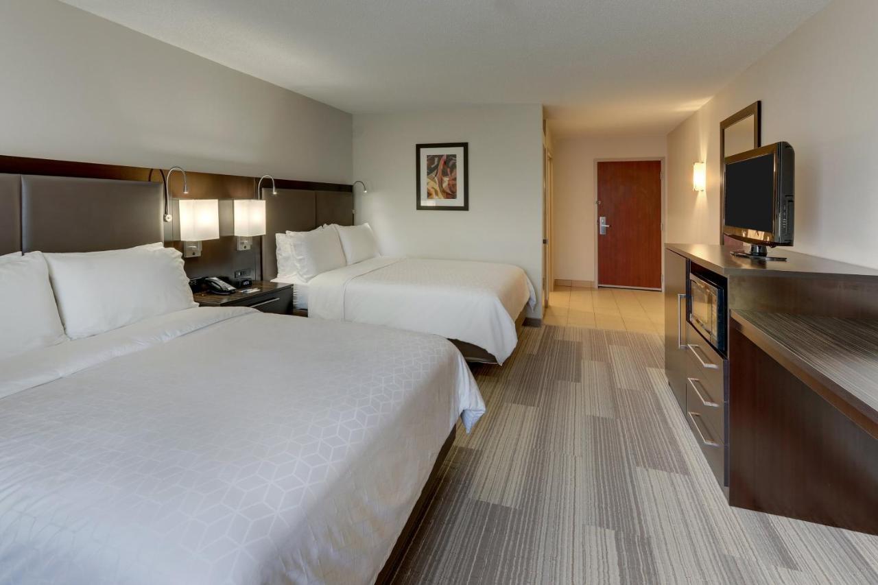Holiday Inn Express Hotel & Suites Dayton-Centerville By Ihg Exterior photo
