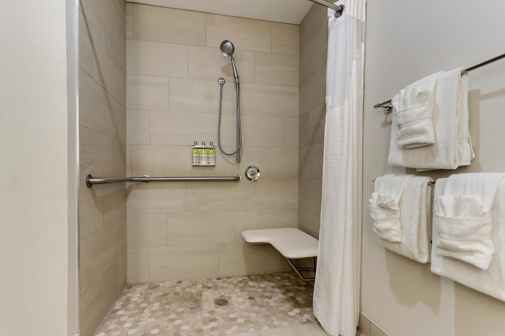 Holiday Inn Express Hotel & Suites Dayton-Centerville By Ihg Exterior photo