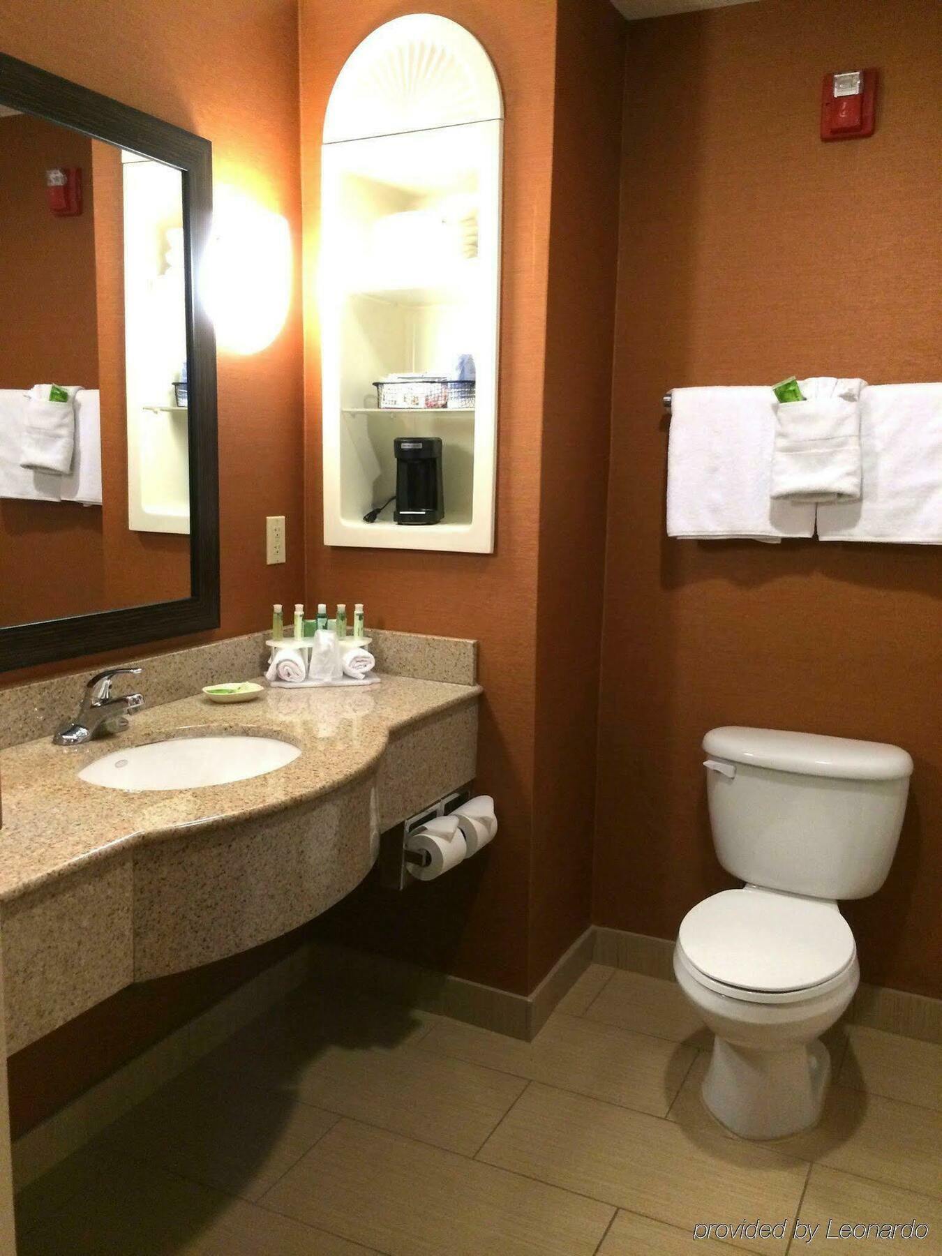 Holiday Inn Express Hotel & Suites Dayton-Centerville By Ihg Exterior photo